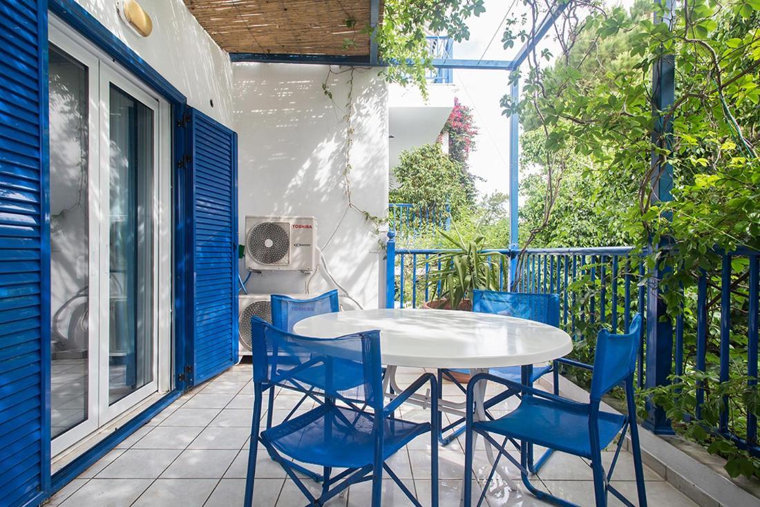 Daphne'S Club Hotel Apartments Xylokastro Exterior photo